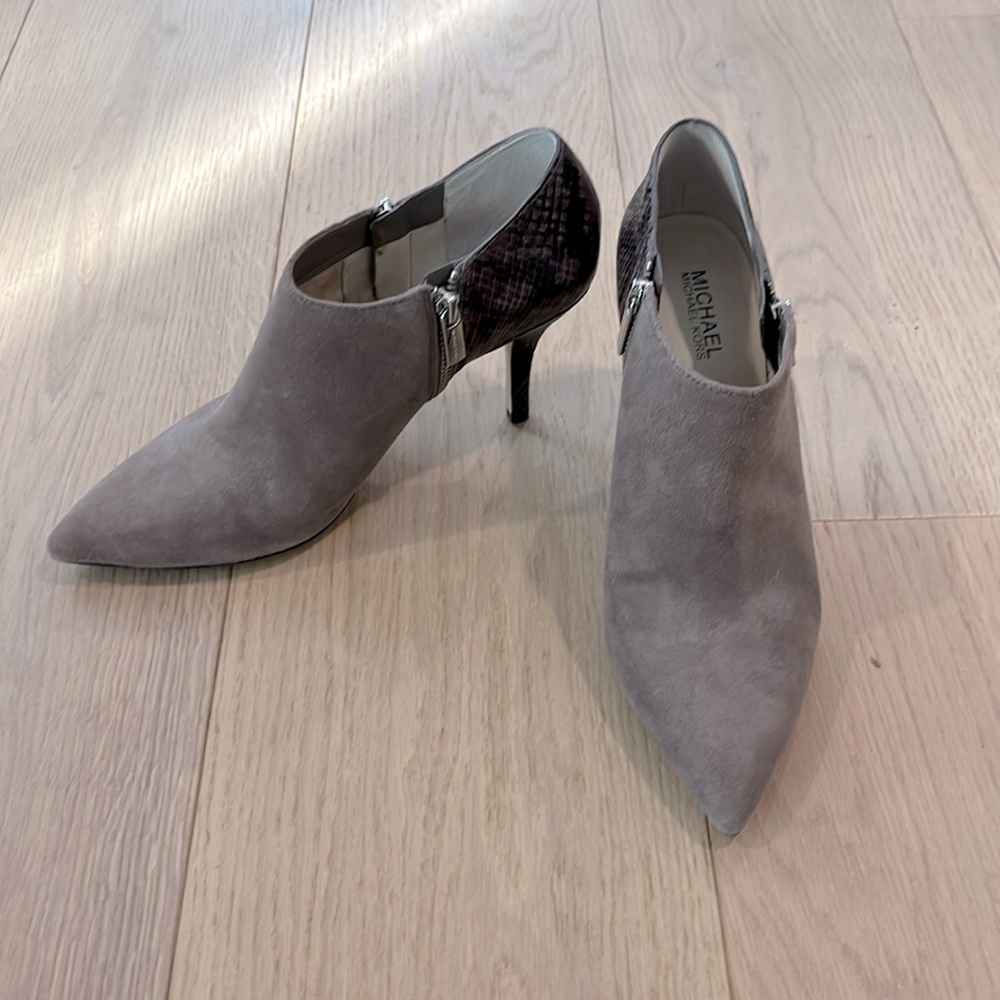 Michael Kors Women’s Heeled Booties Size 9M